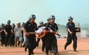 Hundreds of police conducted a variety of 'anti-terrosism' drills in Jiangmen, Guangdong, on Wednesday. Photo: SCMP Pictures