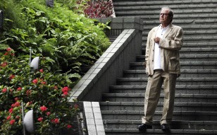 Paul Theroux in Admiralty. Photo: May Tse