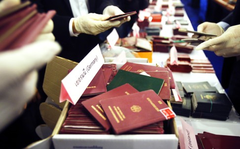 fake-passports.jpg