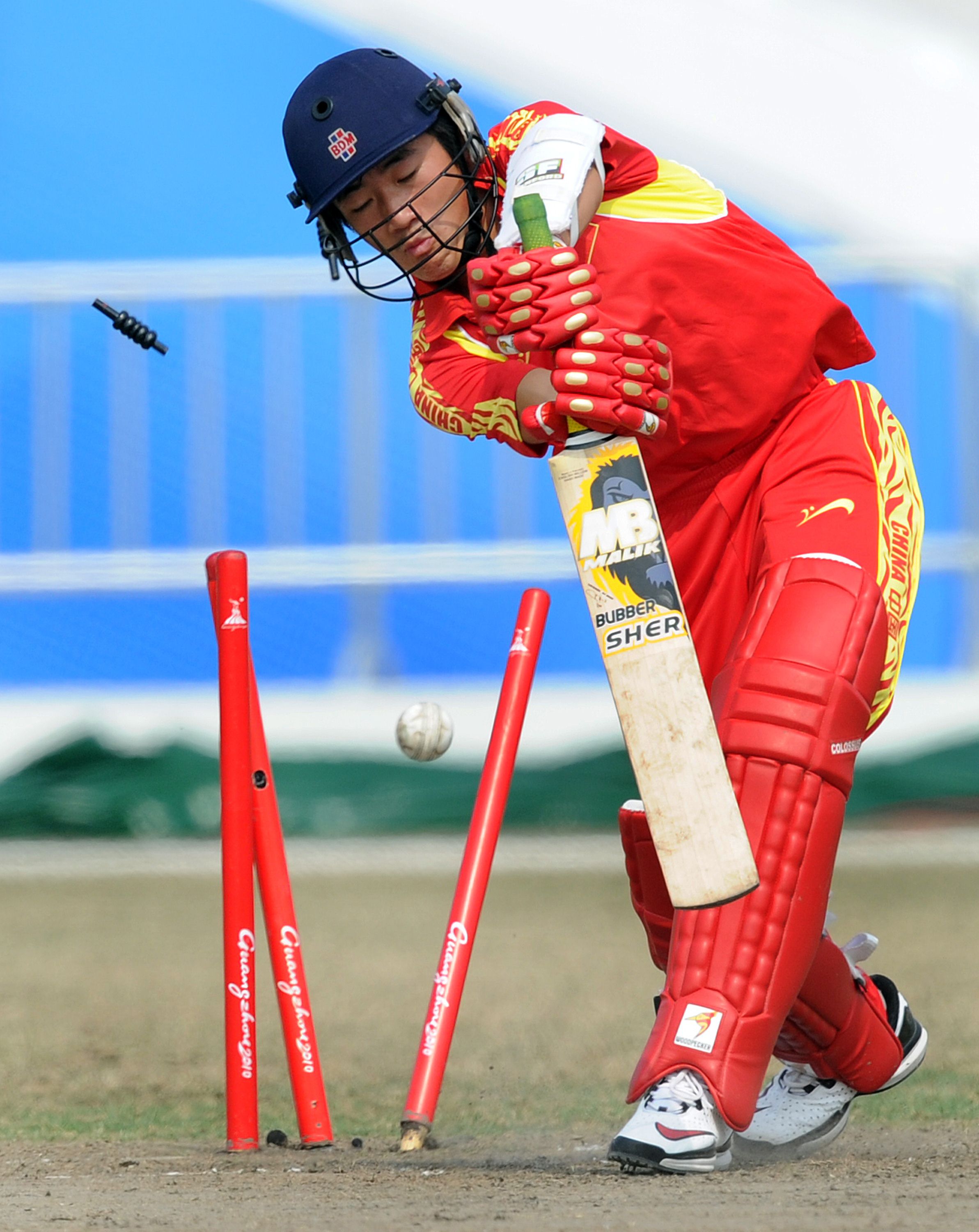 Chinese cricket tries to gain a foothold despite lack of government