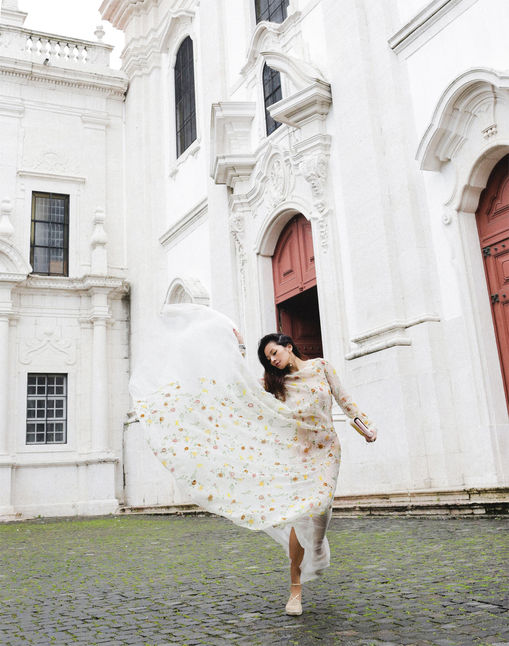 Stylist Tina Leung Sizzles In Nude Shades And Romantic Prints On A Tour 