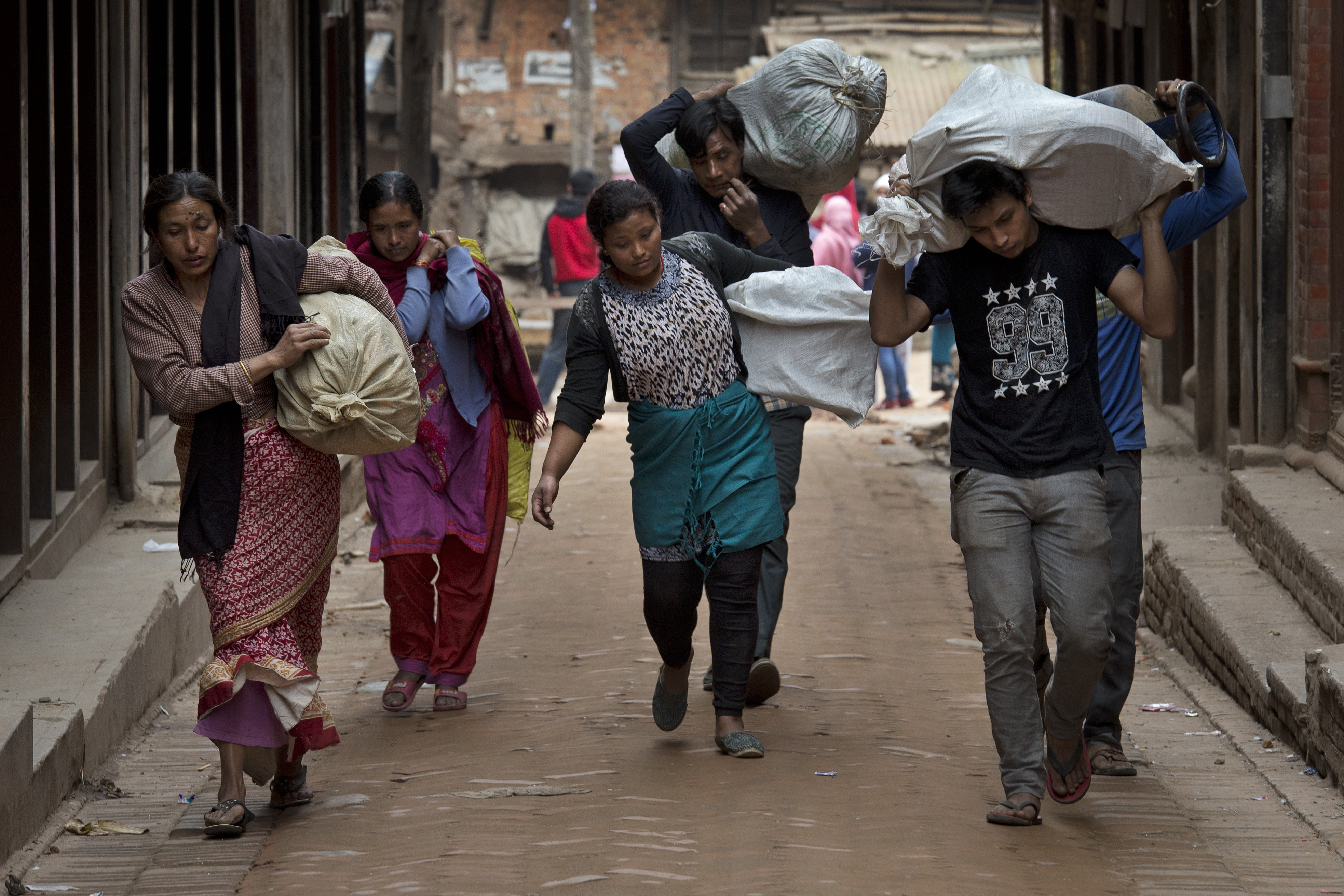 Nepal Pm Says Quake Death Toll ‘could Reach 10 000 As Rescuers