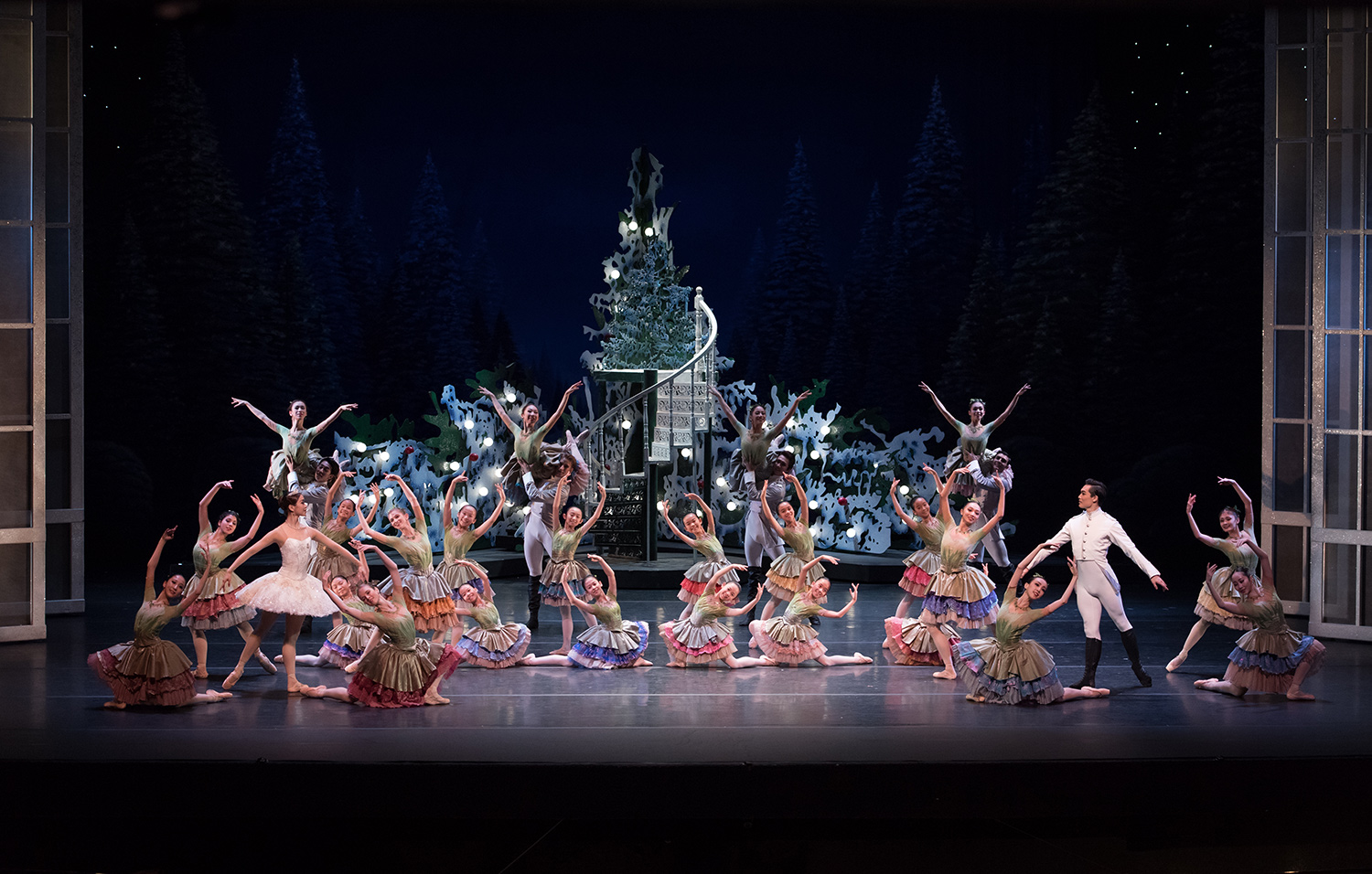 The Nutcracker | Hong Kong Ballet Dancers | Photographer: Conrad Dy-Liacco | Courtesy of Hong Kong Ballet