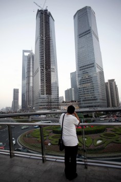 IFC Towers in Shanghai, which has 3.4 million square metres of mid- to high-end space. Photo: Bloomberg.