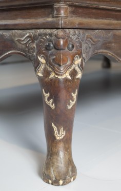 A ornately decorated leg of the ceremonial platform on which only the emperor was permitted to sit when he was out performing religious rites.