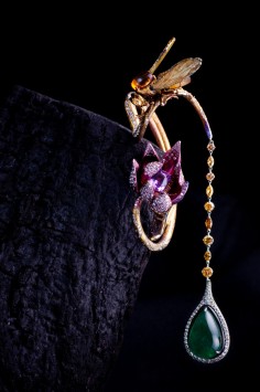 An exquisite earring created by Wallace Chan, named 'The Moment Time Stops'