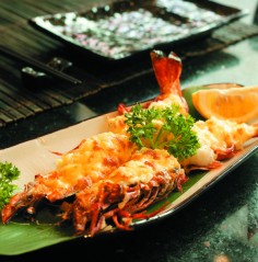 Baked Prawn in Mayonnaise at Aku Teppanyaki