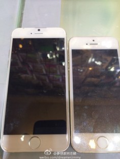 Front profiles of the iPhone 5S (right) and alleged iPhone 6 taken from Lin's Weibo. Photo: Screenshot