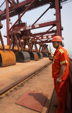 At Qingdao port, Decheng Mining, is suspected of using a cargo repeatedly for financing. Photo: Bloomberg