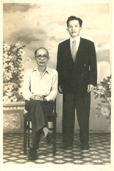 Louie's father, Julio Luis (right), and grandfather José Luis.