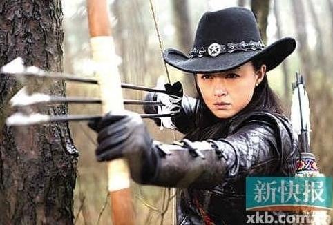 Actress Jiang Xin plays a bow and arrow-wielding, cowboy hat-wearing heroine in anti-Japanese war drama 'Ready to Fly'.