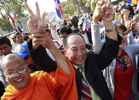 cambodia_radio_station_protest_max_40584299.jpg