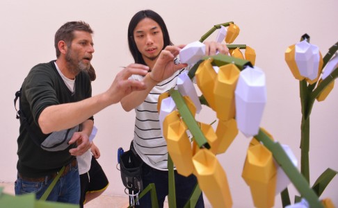 A workshop by Stickyline, a design studio that works with three-dimensional forms crafted out of paper.
