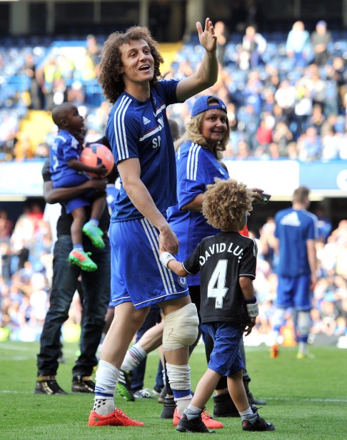 Chelsea's Brazilian defender David Luiz waves to the fans after the English Premier League match between Chelsea and Norwich City last Sunday. Photo: AFP