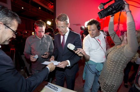 Mayor Onno Hoes of Maastricht in southern Netherlands casts his ballot, the first Dutch citizen to do so. Photo: AFP