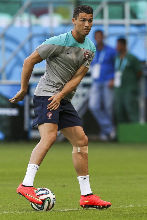 Cristiano Ronaldo has had to have strapping and ice on his knee in training this week. Photo: EPA