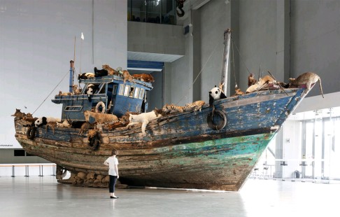 The boat with stuffed animals, which sailed from Quanzhou in Fujian to Shanghai before being installed at the Power Station of Art.