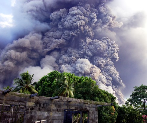 Mount Tavurvur volcano erupts in Papua New Guinea in 2006. Photo: AFP