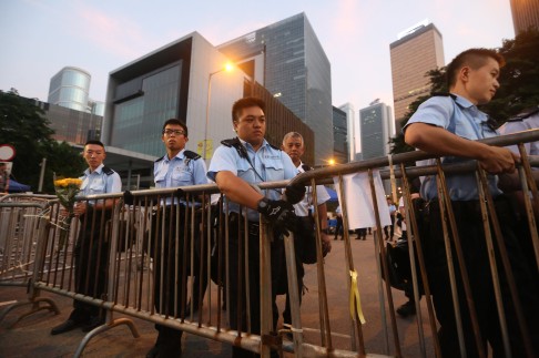 ce_police_blockades_sam_tsang.jpg