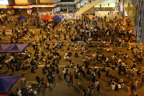 Crowds build at the main protest site in Admiralty. Photo: David Wong