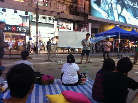 Maths lessons in Causeway Bay. Photo: Raquel Carvalho