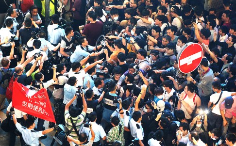 The stand-off ensues in Mong Kok. Photo: K.Y. Cheng