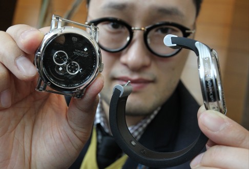 Kairos exhibited the prototypes of its mechanical smartwatch hybrid and T-band, a smart wearable accessory designed to replace the band on regular analogue watches. Photo: May Tse