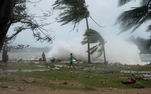 vanuatu-weather-cyclone_van003_48920963.jpg