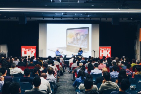 StartupsHK co-founder Casey Lau (right) interviews Re/Code's Walt Mossberg at an event in Hong Kong on March 20, 2015. Photo: SCMP Pictures