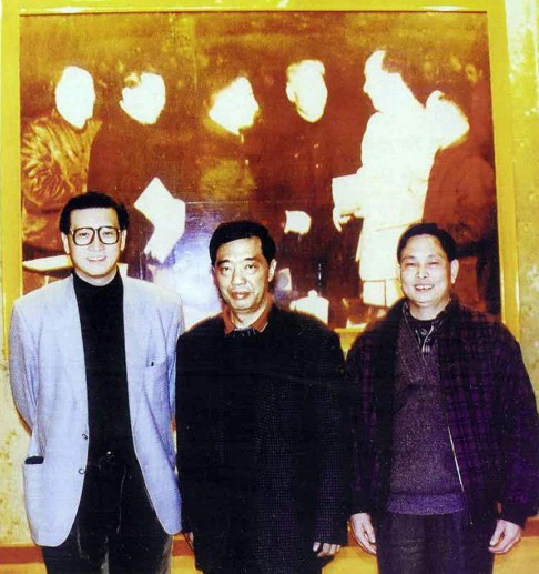 Vice-admiral He Pengfei (middle) gave Xu Zengping a farewell in late 1997 before he departed for Ukraine. Photo: SCMP
