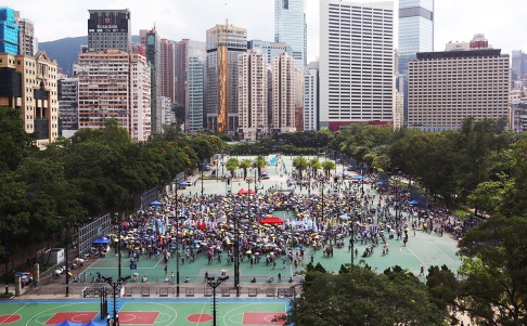 Turnout is relatively sparse in Victoria Park as 3pm arrives. Photo: Nora Tam