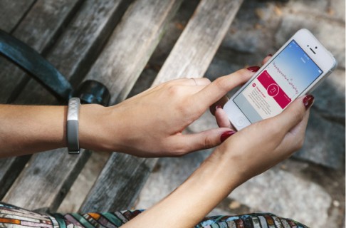 The Jawbone UP3 links to a heart-monitoring app.