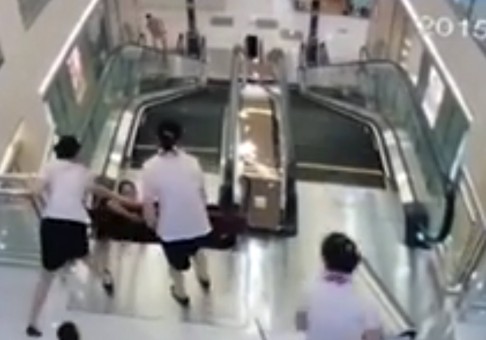 aaaaaa-escalator.jpg