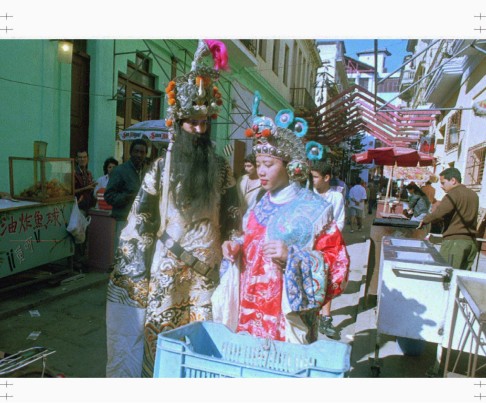  Chinese in Havana dressed in traditional opera costumes for Lunar New Year celebrations.