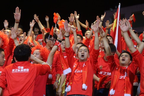 China fans. Photo: Dickson Lee