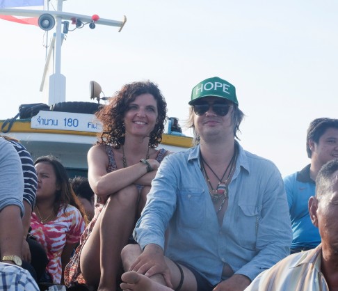 Doherty and girlfriend Katia de Vidas take a boat ride during the singer’s treatment at Hope Rehab Centre.