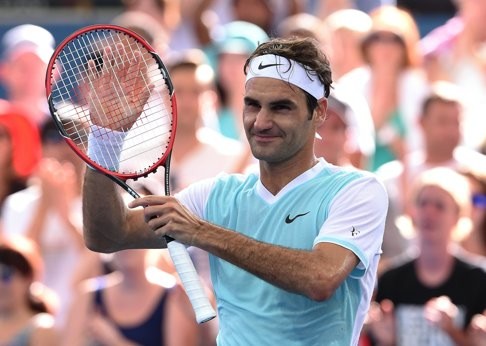 Roger Federer of Switzerland celebrates after defeating Dominic Thiem. Photo: Reuters