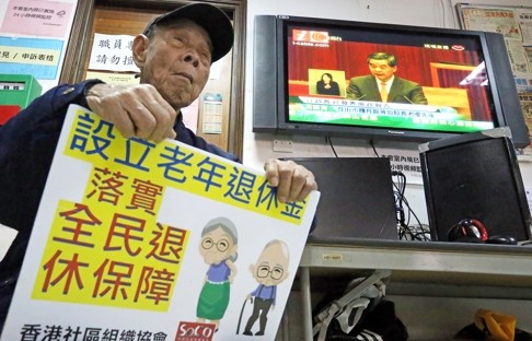 Citizen watching live cast of Policy Address delivery by Hong Kong Chief Executive Leung Chun-ying hoping for changes to elderly care. Photo: Nora Tam