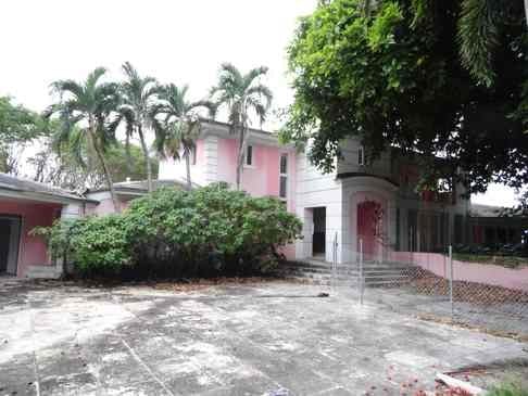 The entrance of a Miami Beach house that used to belong to Pablo Escobar . Photo: AFP