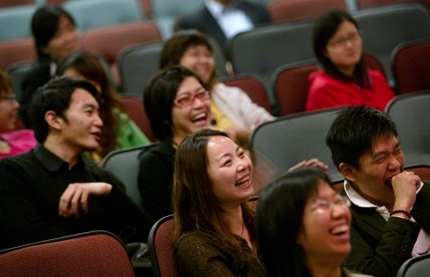 Students are certainly entertained by teachers who tell a lot of jokes or put on a show, but do they learn anything? Photo: Dominic Nahr