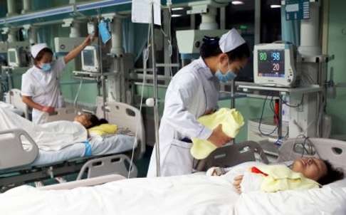 China’s public health care system has long been plagued by problems such long waiting lists for treatment and soaring medical costs. Photo: AFP