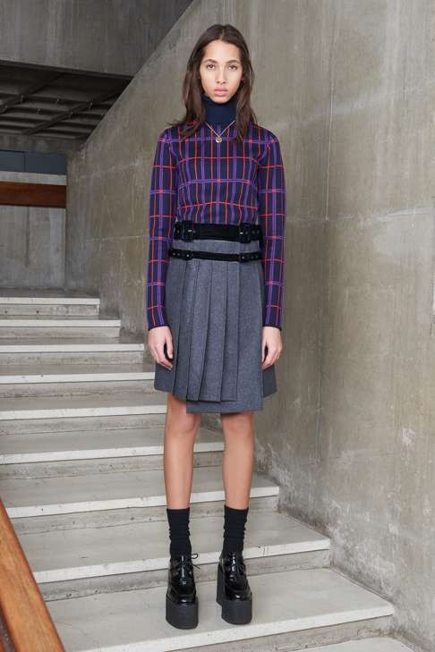 A look from Carven's women’s pre-autumn 2016 collection.