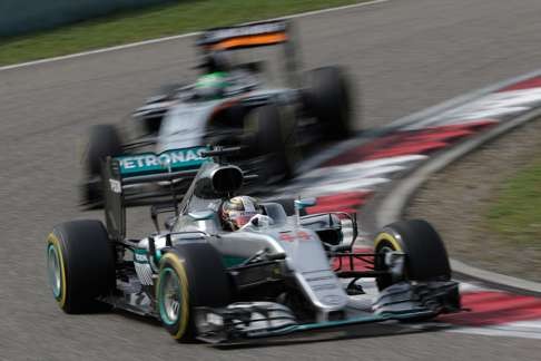 Lewis Hamilton endured another difficult day but battled from the back of the grid to finish in seventh spot. Photo: AP