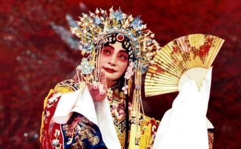 Mei Baojiu performs in the Drunk Concubine in November 2002. Photo: China News Service