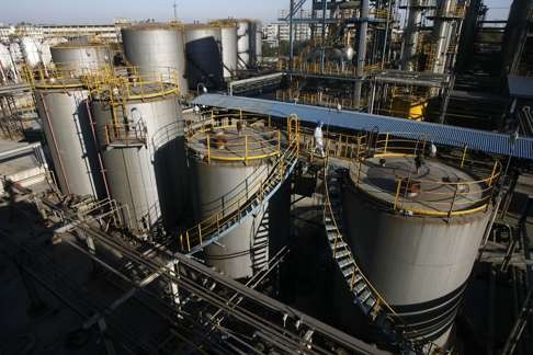 A 2008 file photo showing a worker at a Sinopec oil refinery in Wuhan, in central China's Hubei province. Photo: AP