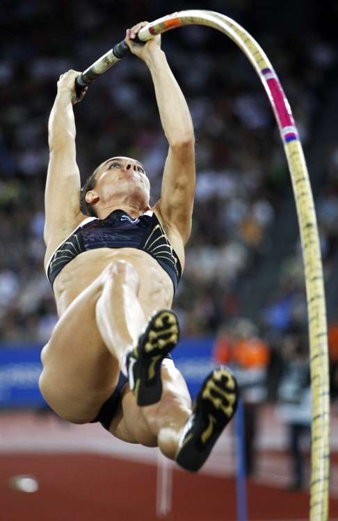 Yelena Isinbayeva would be favourite to bag Olympic golf. Photo: Reuters  
