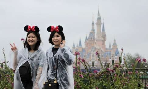 Visitors at Shanghai Disneyland during its trial operation period. Photo: Thomas Yau