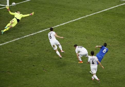 rance's Dimitri Payet scores their second goal REUTERS/Jean-Paul Pelissier Livepic