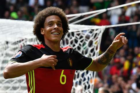 Belgium's midfielder Axel Witsel celebrates after scoring AFP PHOTO / GEORGES GOBET