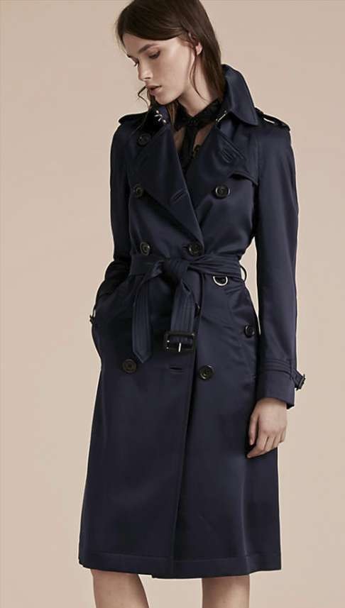 You’ll save almost HK$7,000 on a signature Burberry silk trench coat if you buy today.